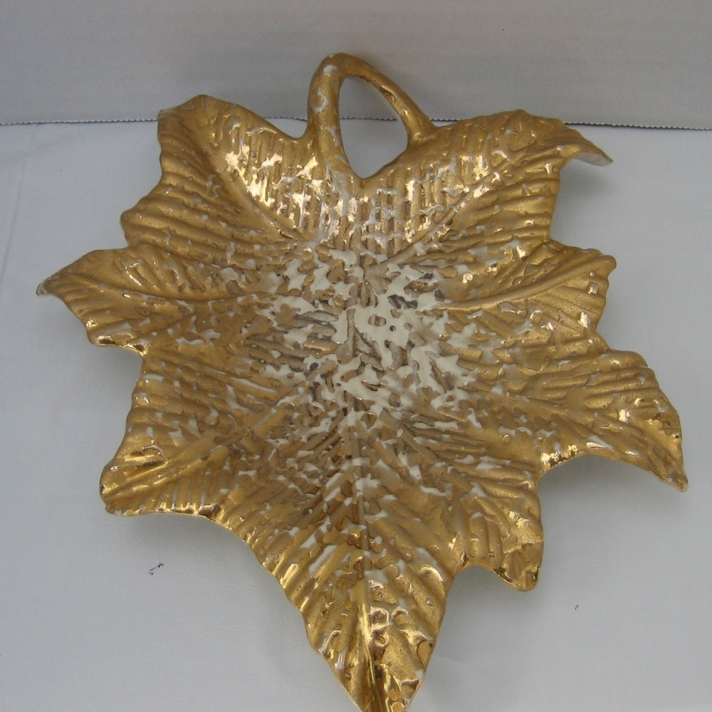 X-Mas Holiday Gold-tone 70's Porcelain Maple Leaf